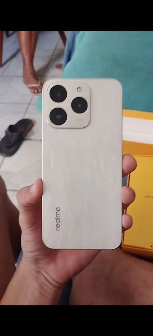 Celular realme 15t