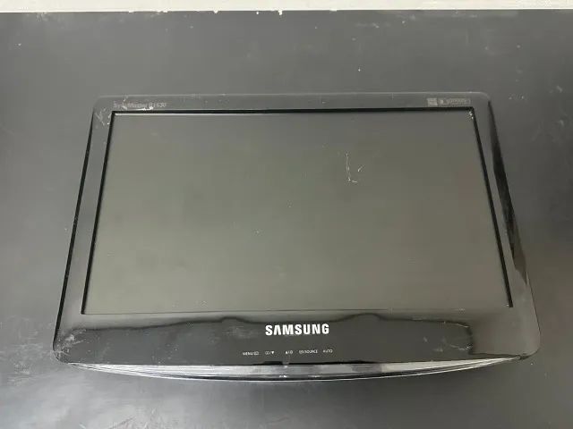 Monitor Samsung, de 16 polegadas
