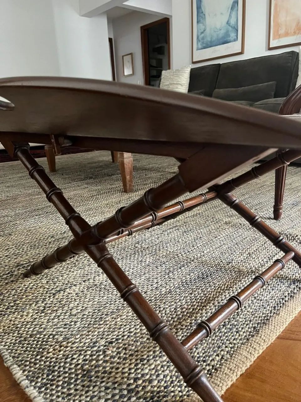 Mesa Inglesa de Centro Marrom - Foto 4