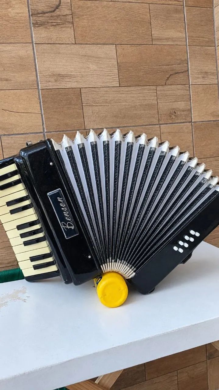 Acordeon Benson 8 baixos - Foto 3