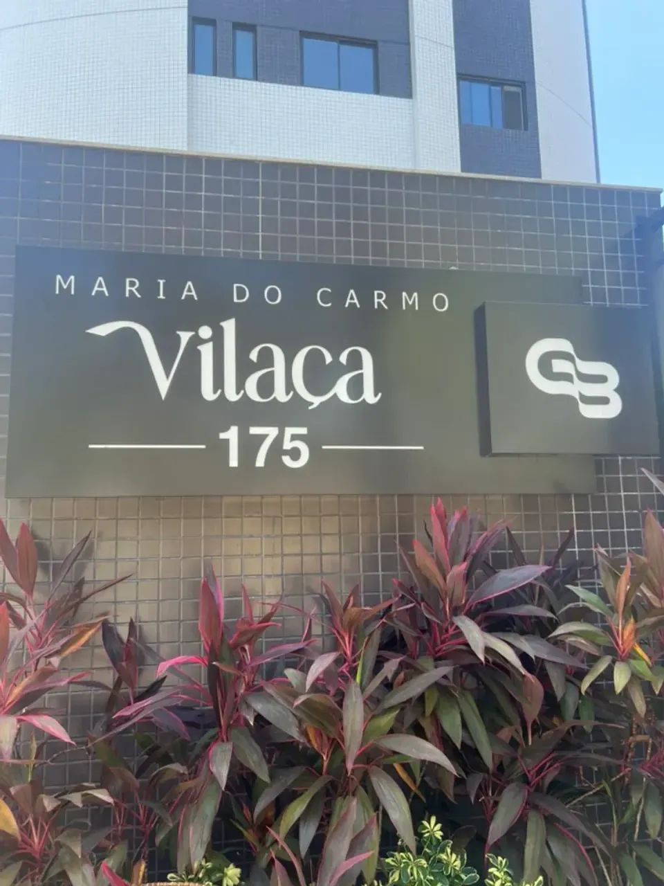 Apto em uma rua tranquila e arborizada - Foto 2