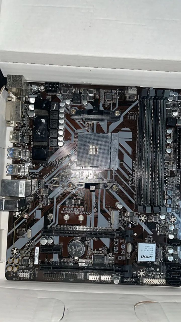 PLACA MAE GIGABYTE - Foto 2