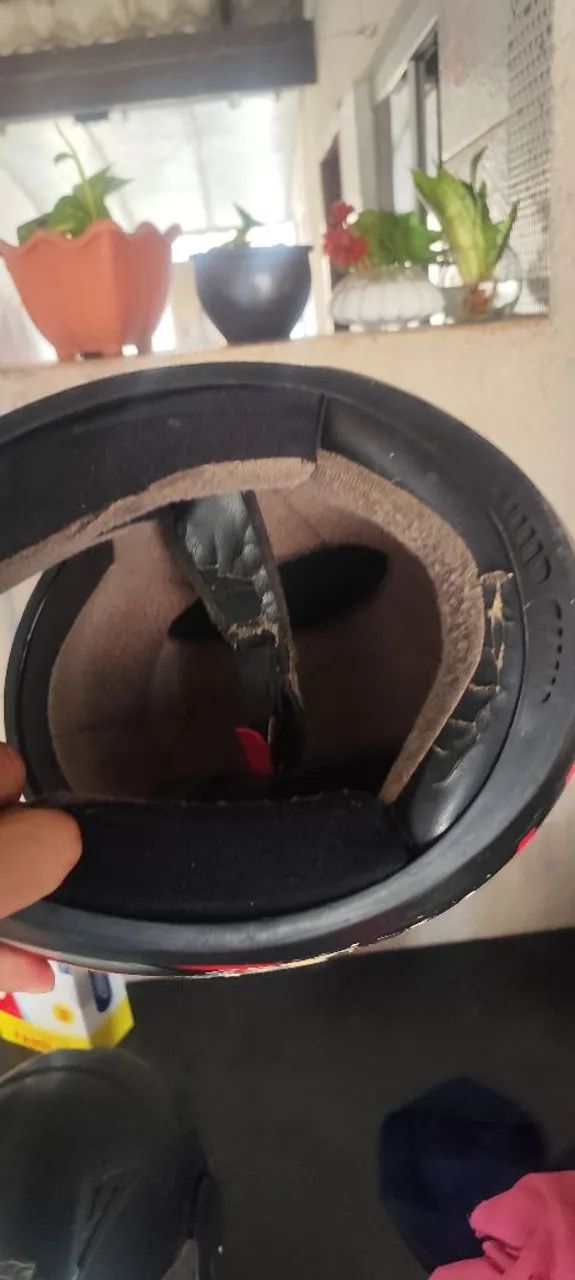 2 capacete usado bom e barato  - Foto 2