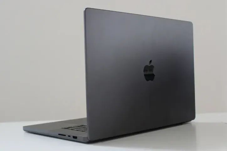 MacBook Pro 16
