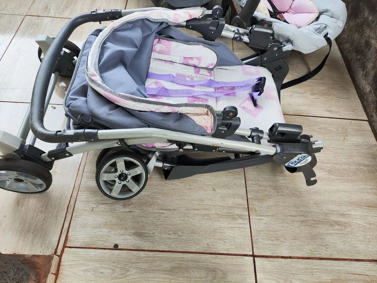 Carrinho com bebê conforto Burigotto  - Foto 4