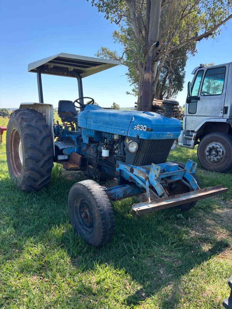 Trator Ford 5630 - Foto 2