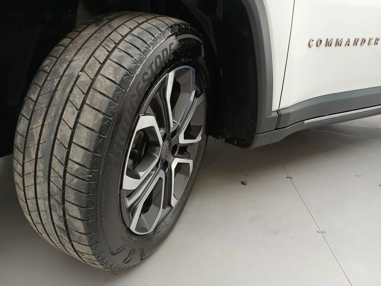 Jeep Commander Limited T270 1.3 TB Flex Aut., foto 11 de 18