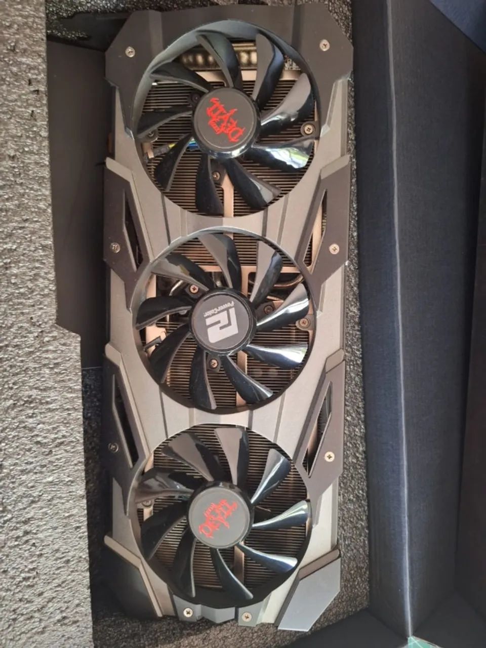 Radeon RX 5700 XT Red Devil - Foto 2