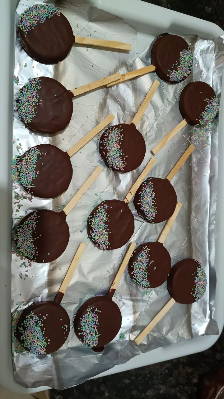 Pirulito de biscoito e chocolate 5,00 - Foto 3