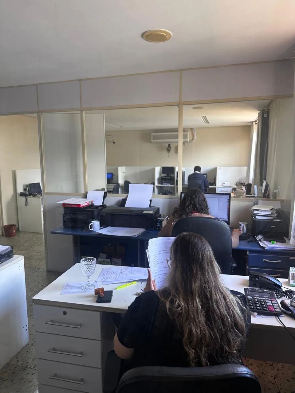 Auxiliar Financeiro 1.900,00 + - Foto 2