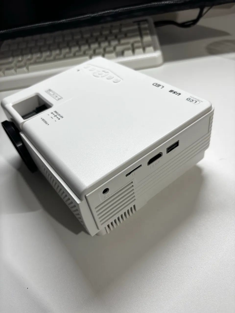 projetor 4k novo - Foto 3