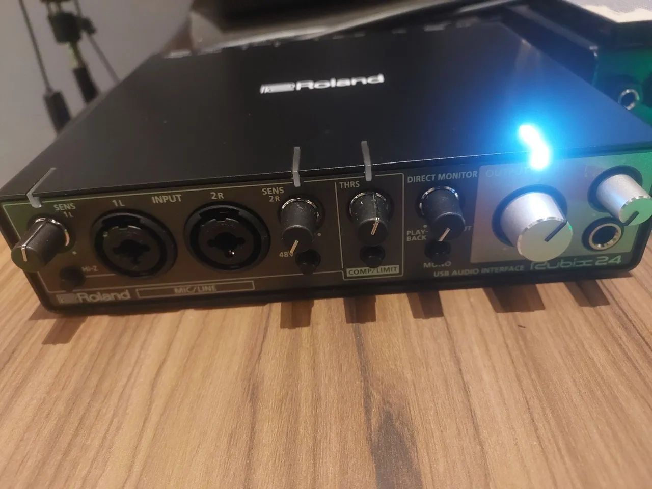 Interface de audio profissional Roland  - Foto 2