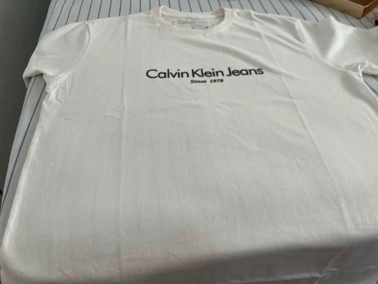 Camiseta Masculina Calvin Klein Jeans Off-White / Branca - Foto 2