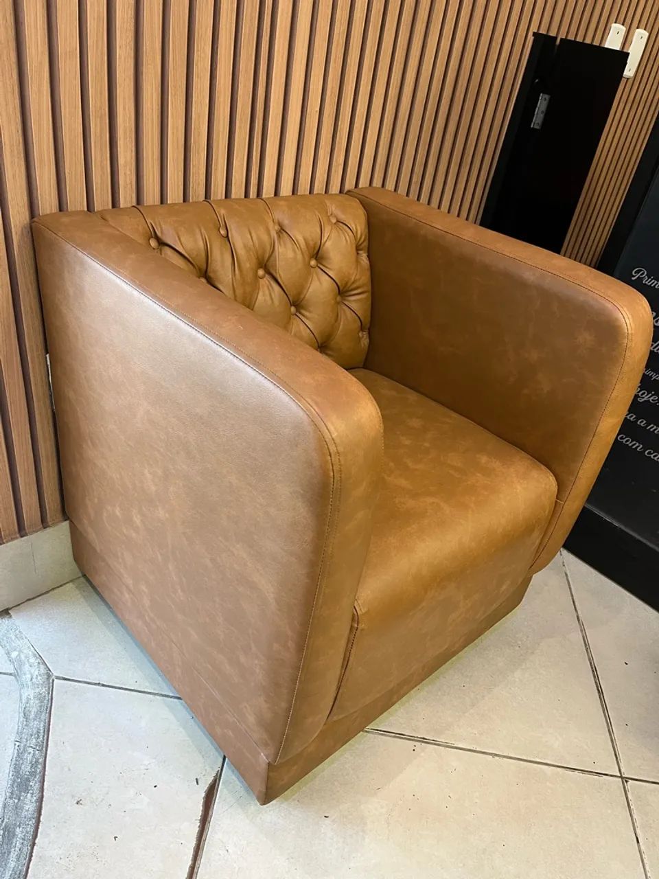 POLTRONA DE COURO - Foto 2