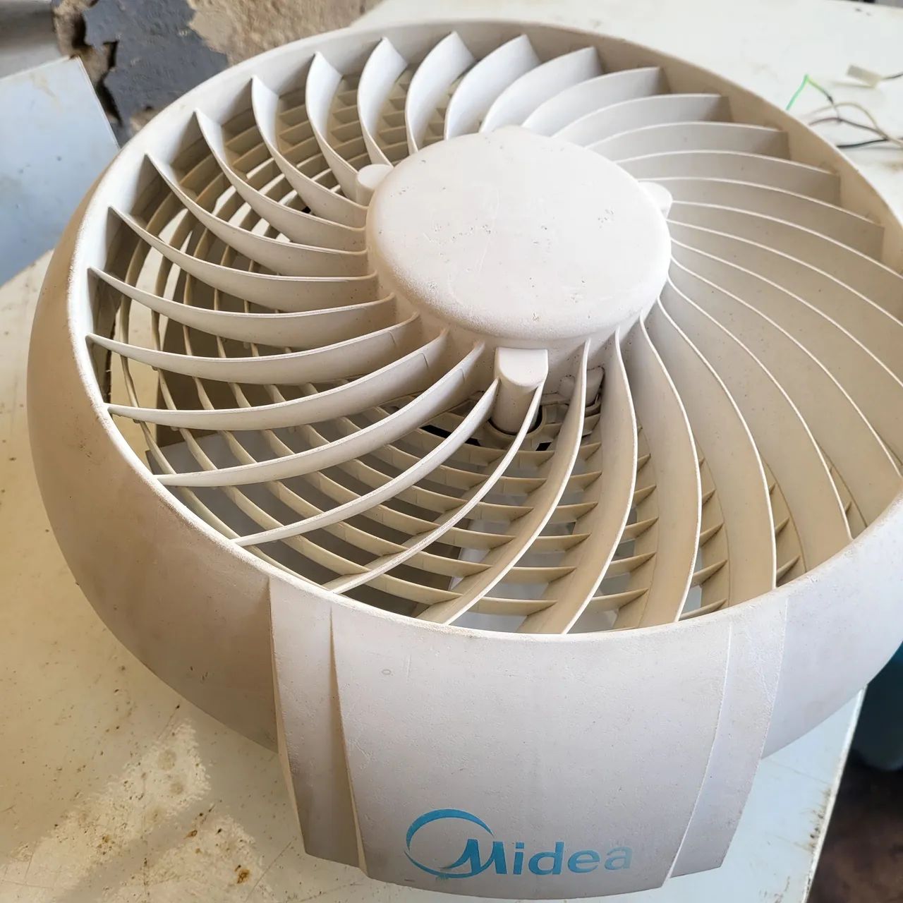 Motor elis e grade do ar 12.000 Btus MIDEA - Foto 2