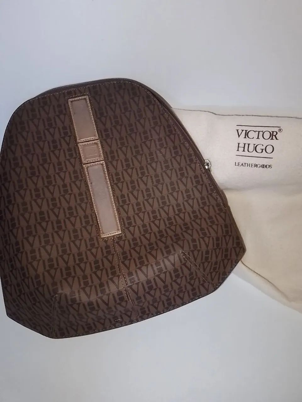 Mochila Victor Hugo 