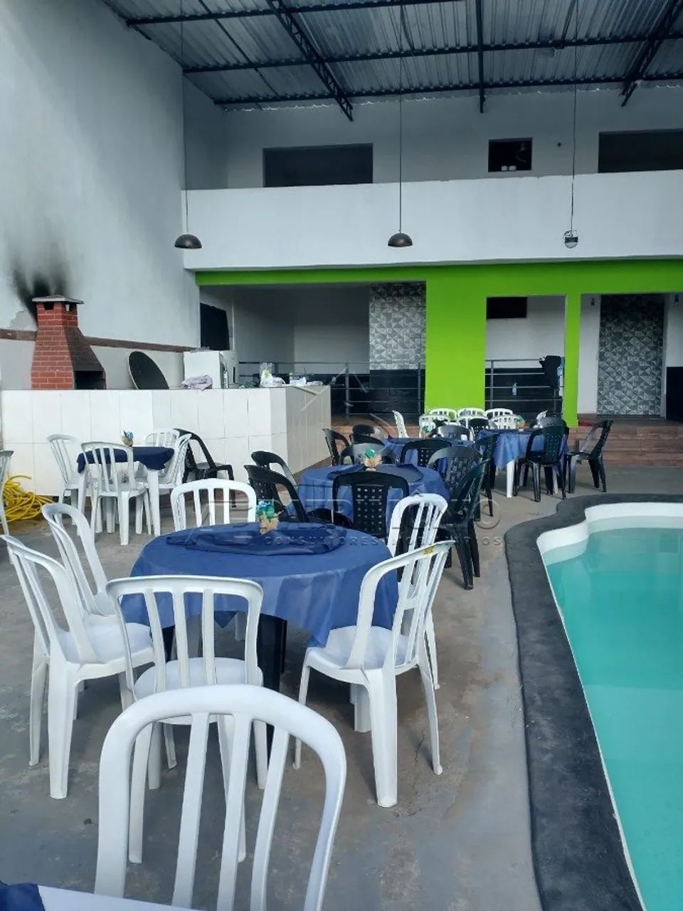 Salão na zona norte com 2 dormitórios e 3 banheiros