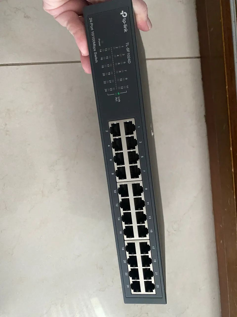 Kit Rede com 1 roteador e 2 Switch D-Link DES-1024D, usados - Foto 5