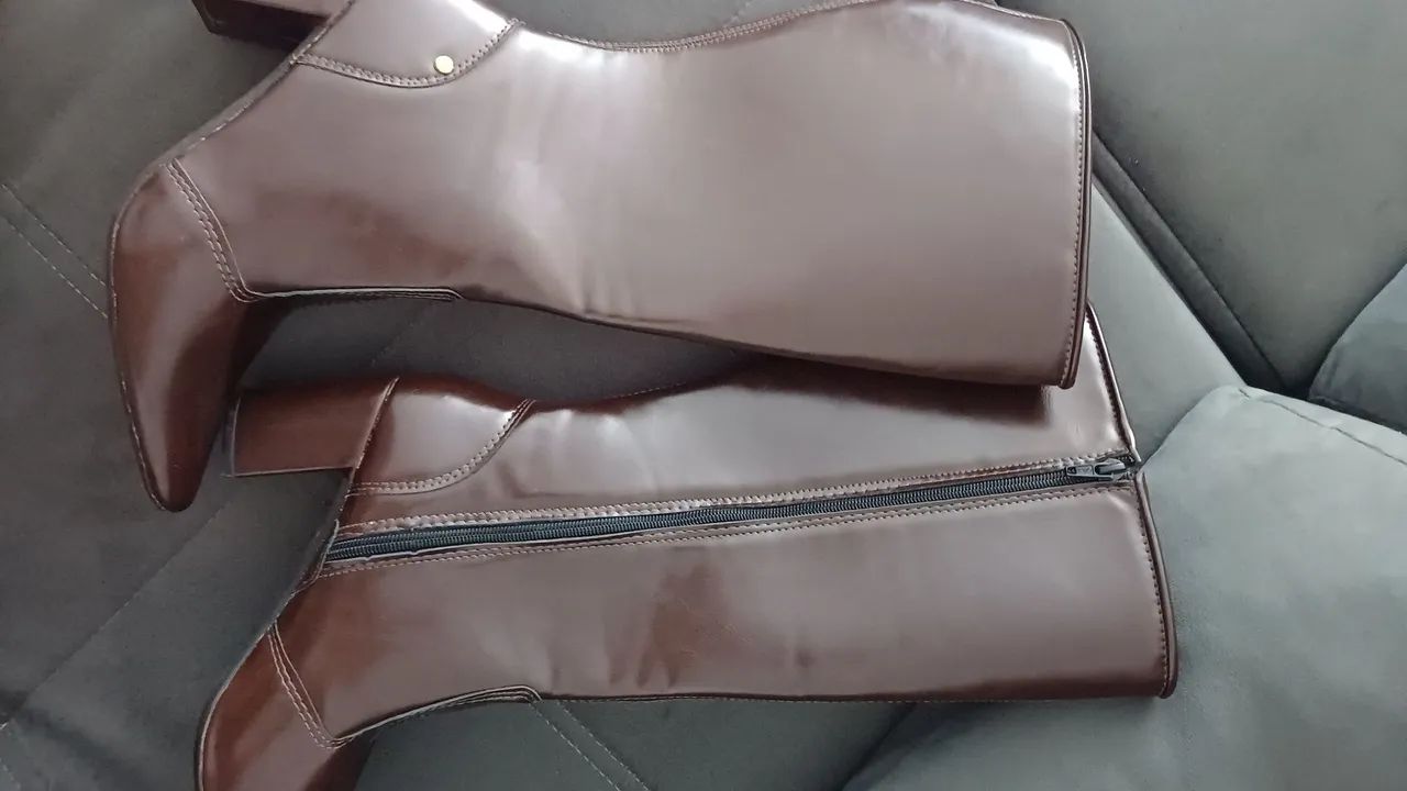 Vendo bota nunca usada 150,00 - Foto 2
