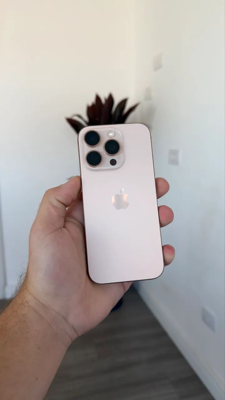 iPhone 16 Pro 128gb desert  - Foto 2