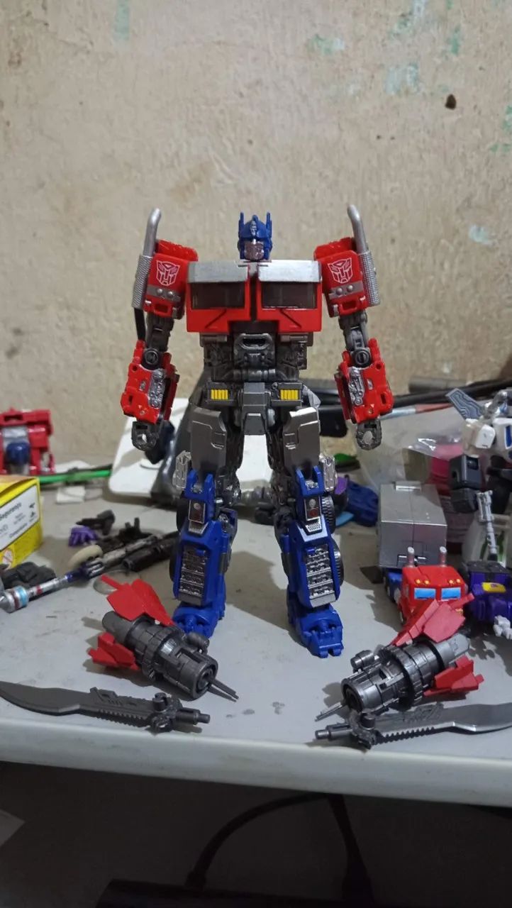 Optimus Studio series rotb original com kit upgrade baiwei  - Foto 3