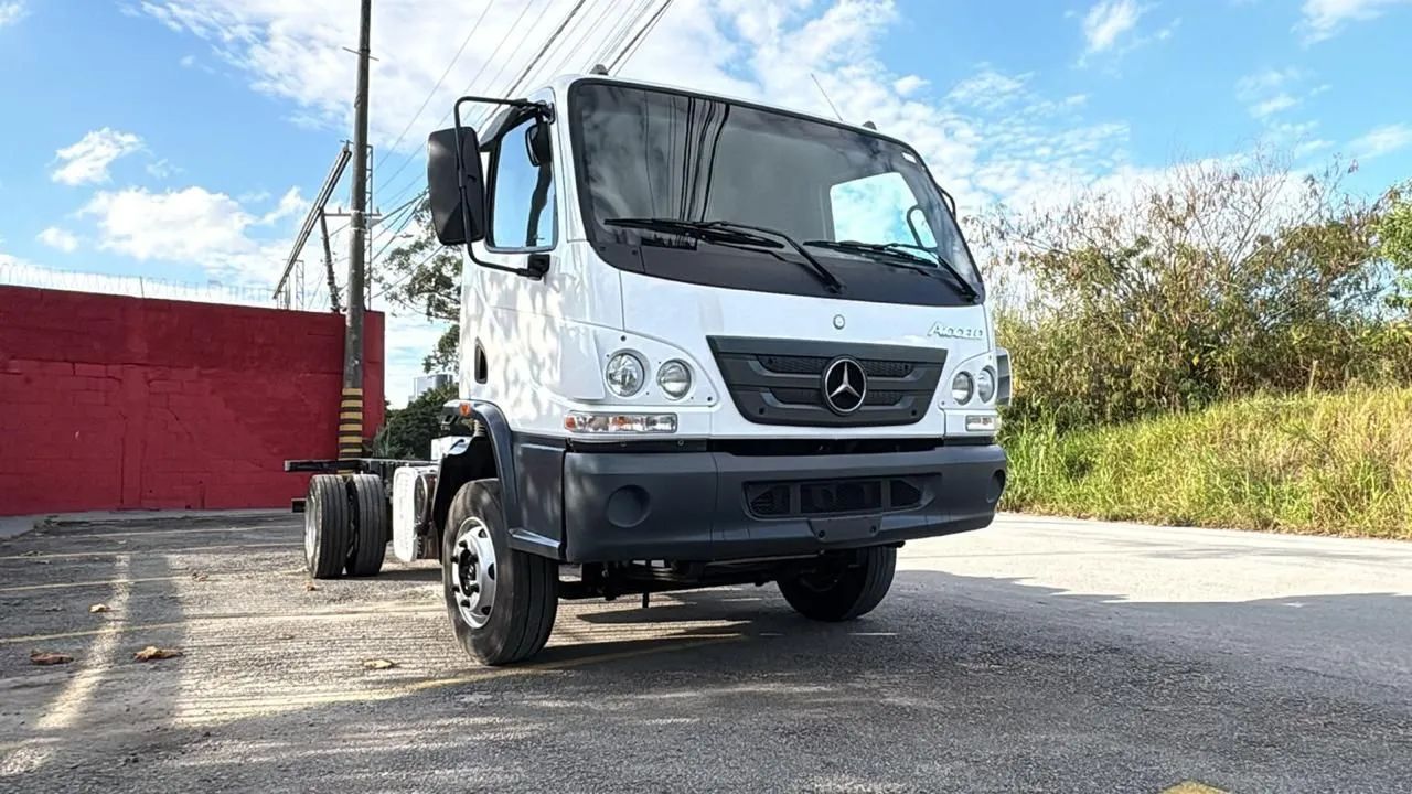 Mb accelo 1016  ano 2019