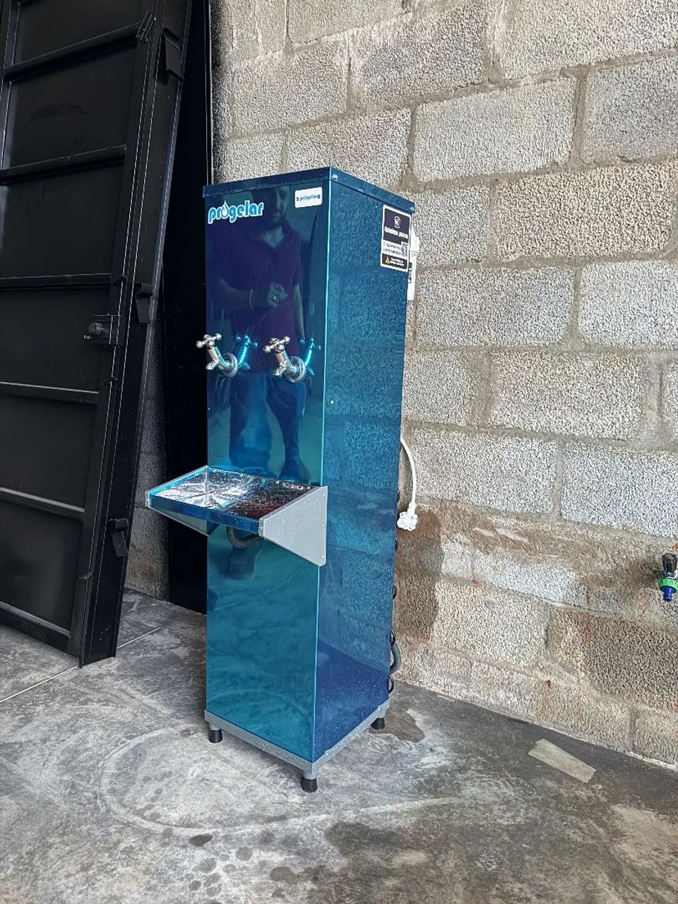 Bebedouro industrial Progelar com filtro e refrigeração. - Foto 2