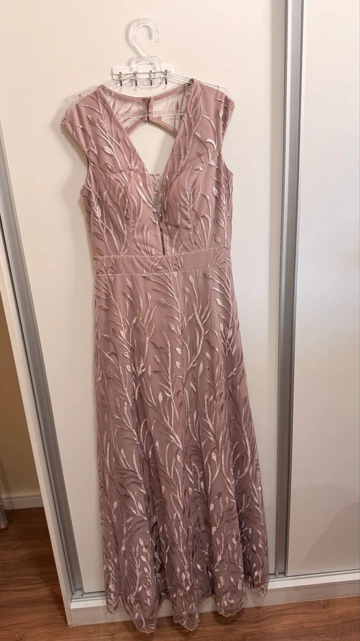 Vestido rendado, longo rosé gold belíssimo 