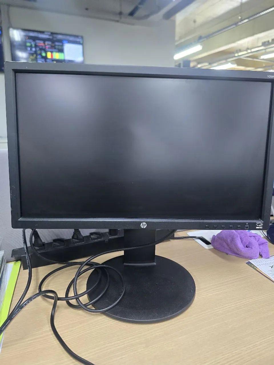 Monitor HP 20"  com ajuste altura e função vertical  - Foto 3