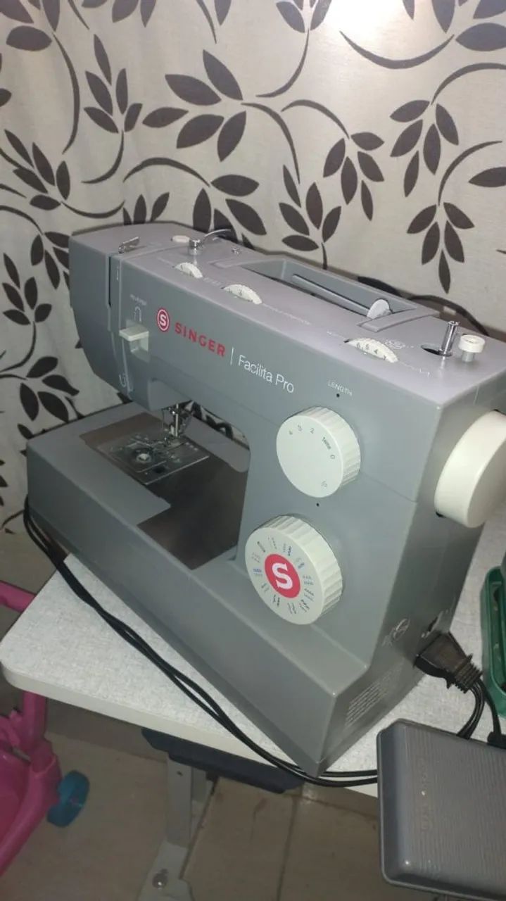 Máquina de costura -Singer- Facilita pro - Foto 2
