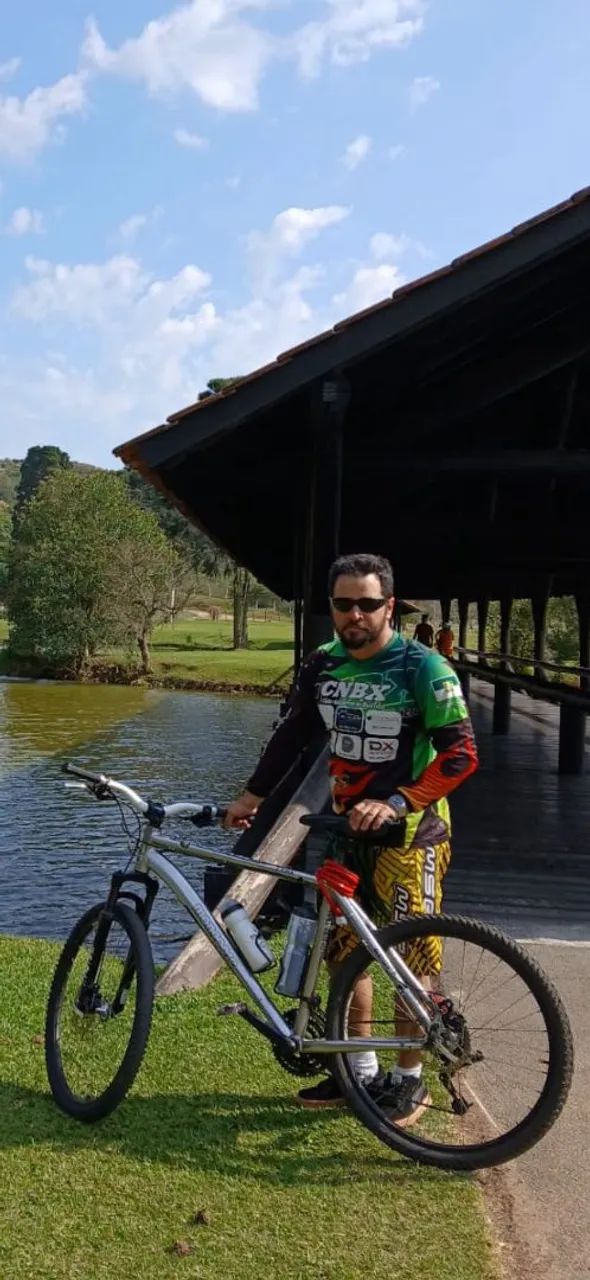 Mecânico de bicicleta a domicílio.