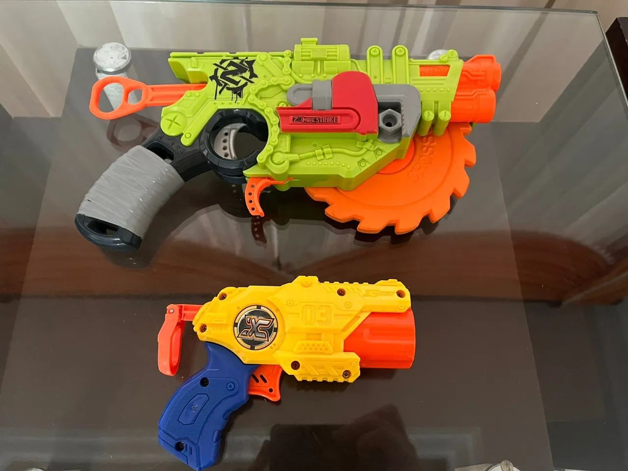 Nerf Zombie Strike e Pistola giratória