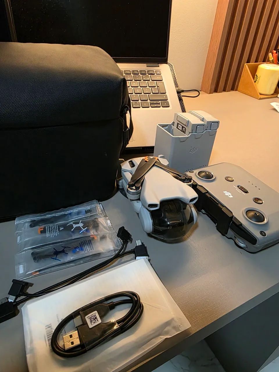 DJI Mini 3 combo fly mor (Apenas para Retirada de Peças) +