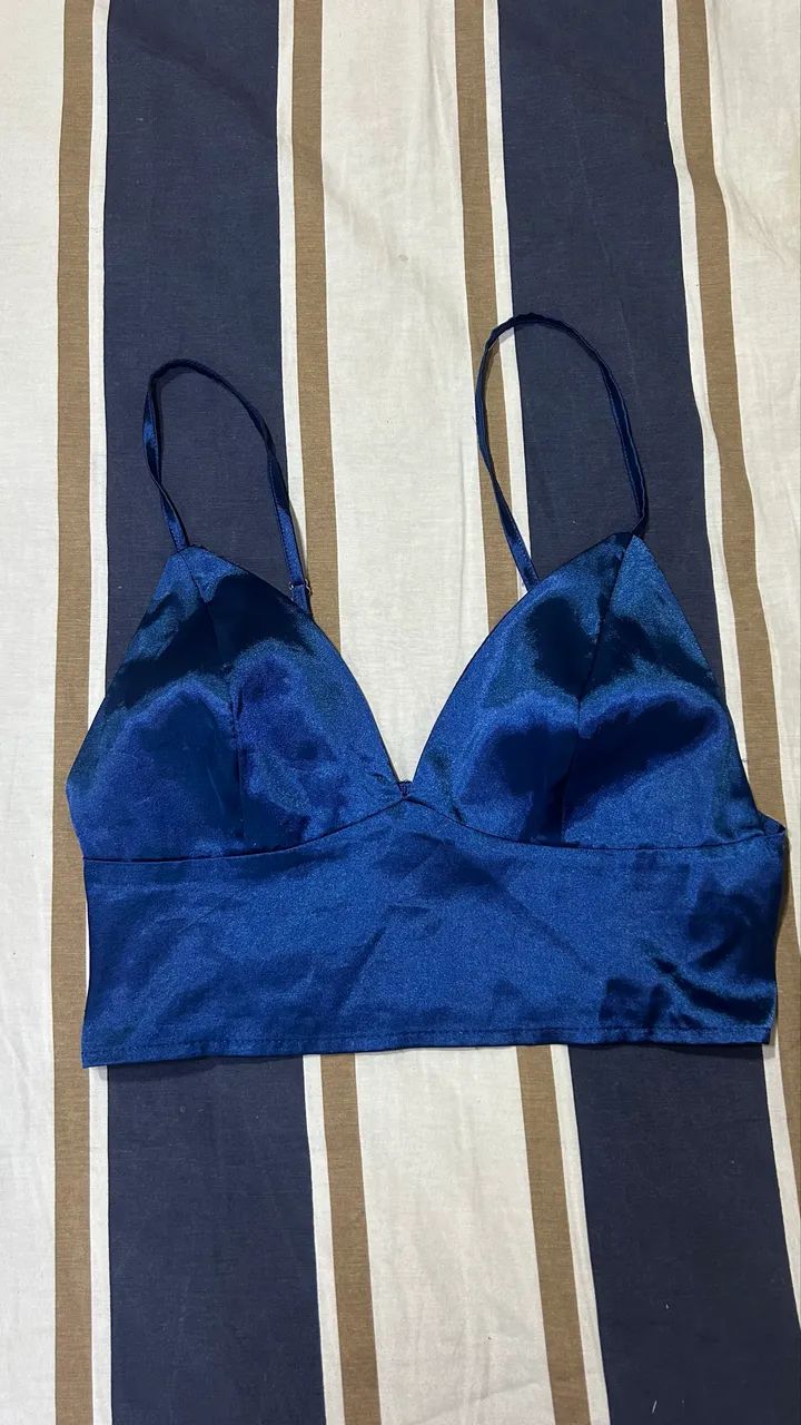Cropped azul com regulador nas alças 