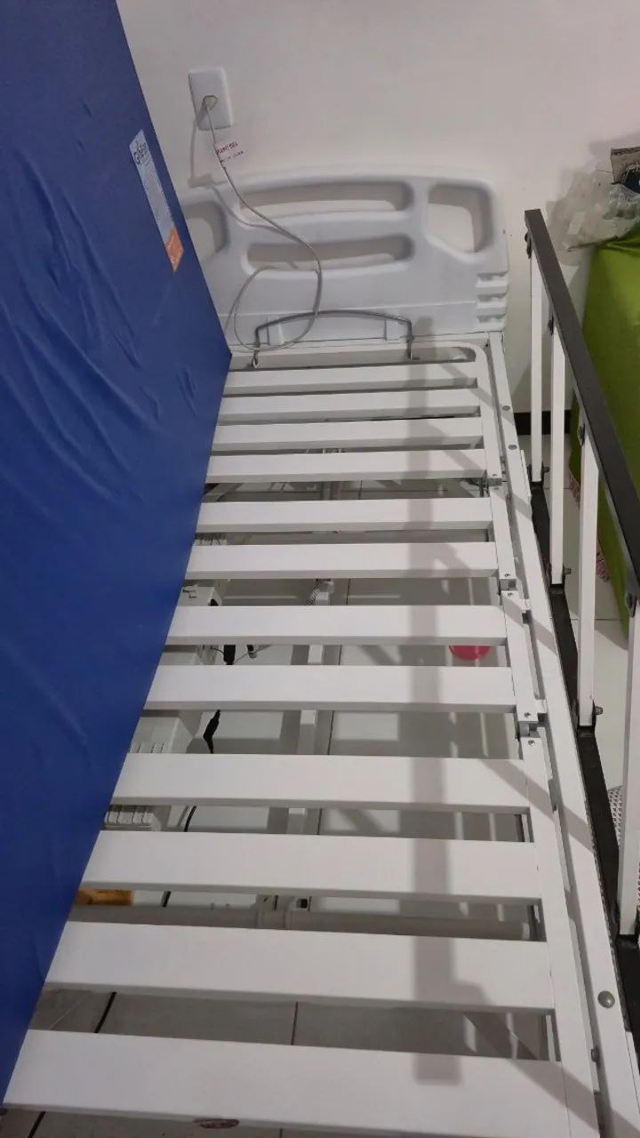 Cama Hospitalar Elétrica com Controle + Colchão  - Foto 3