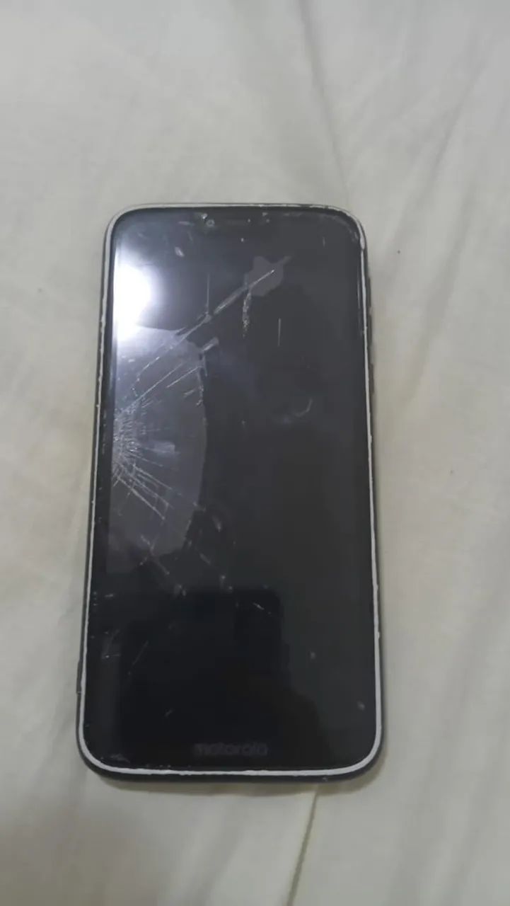 Moto G7 Power - tela trincada - Foto 3