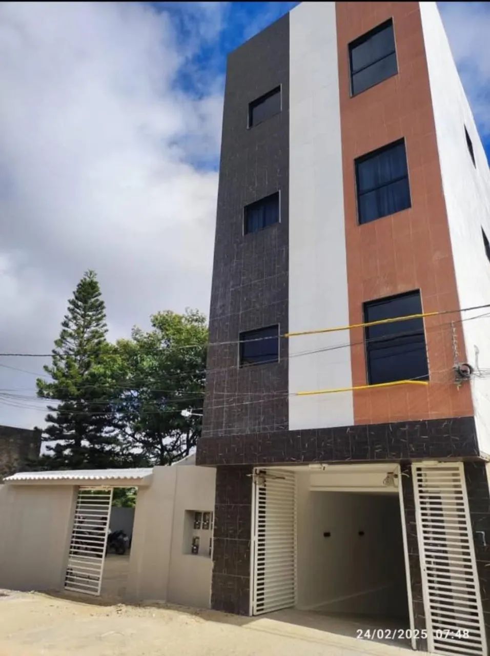 Alugo apartamento com 4 quartos em Garanhuns 