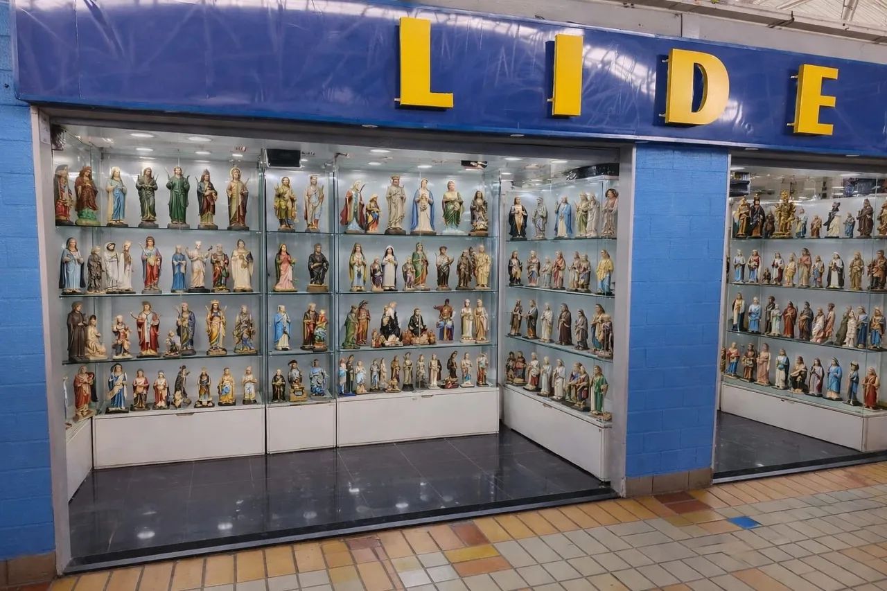 Vendo 4 Vitrines moderna iluminação em led - Foto 5