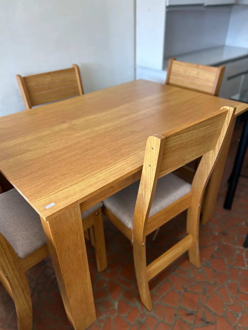 Mesa 4 cadeiras nova 