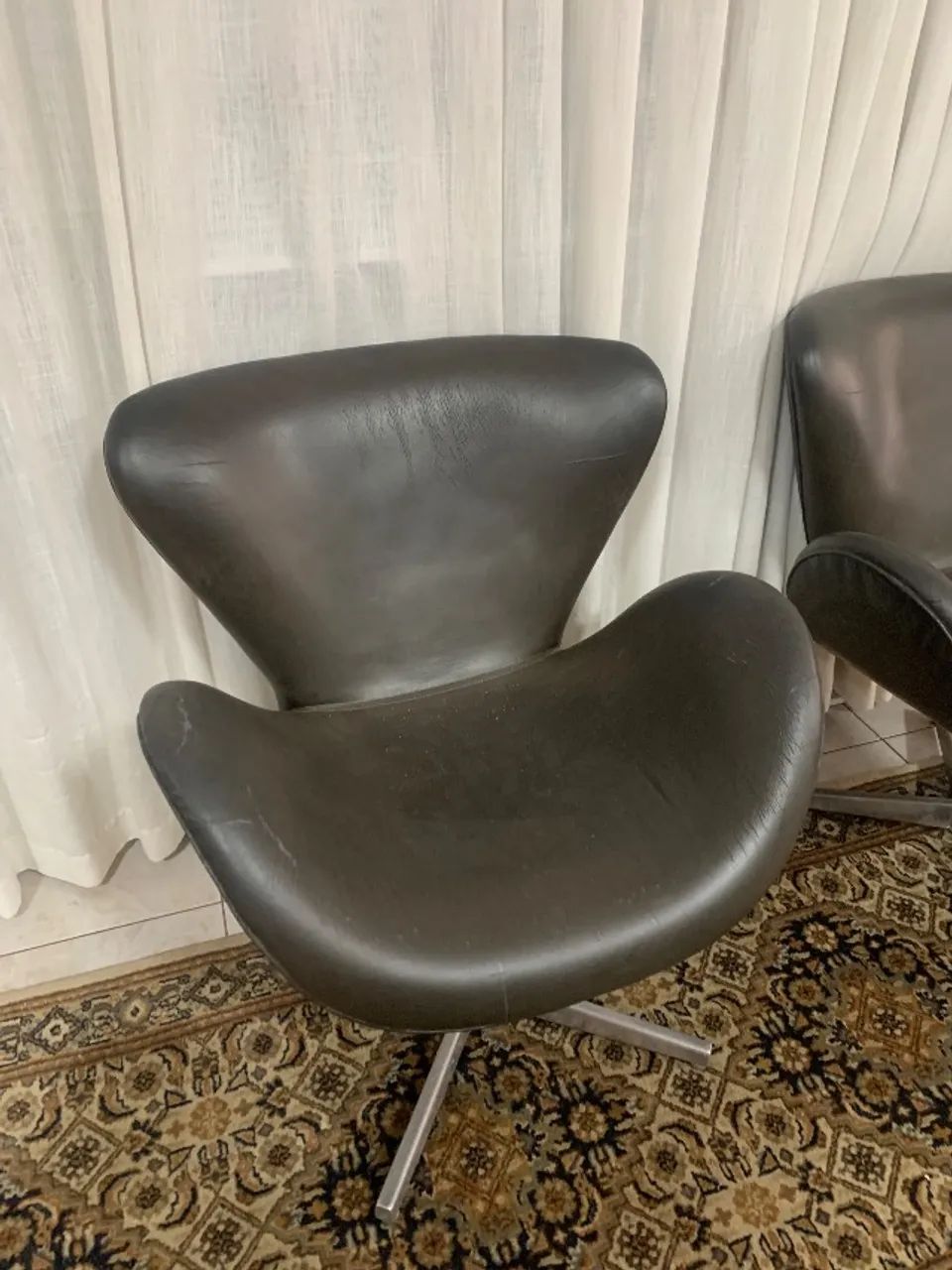 Par de Poltronas Estilo Swan - Design Atemporal e Estrutura Premium - Foto 3