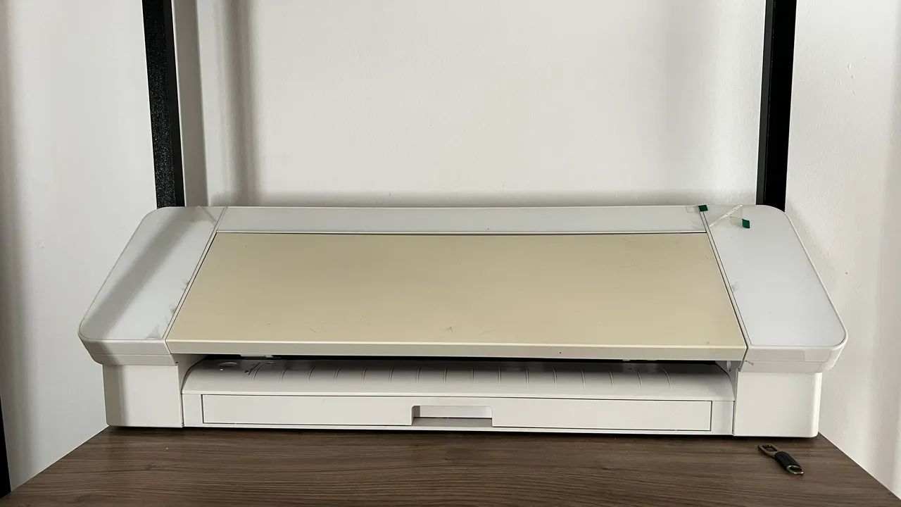 Silhouette Cameo 4 Plus ( semi nova) 