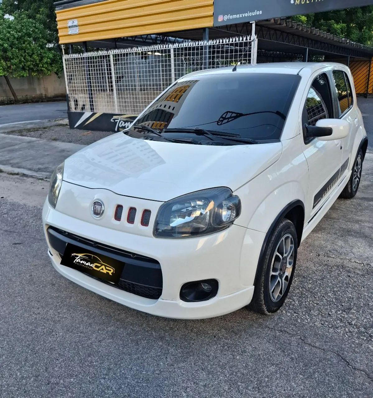 Fiat Uno Sporting 1.4 EVO Fire Flex 8V 4P 2013