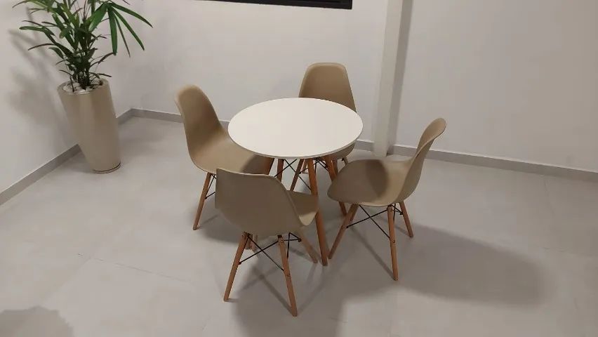 Mesa de jantar redonda com 4 cadeiras  - Foto 4