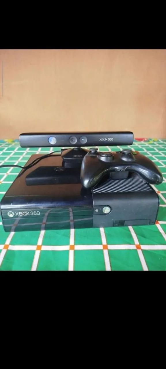 Vendo Xbox 360 Super Slim lacrado 