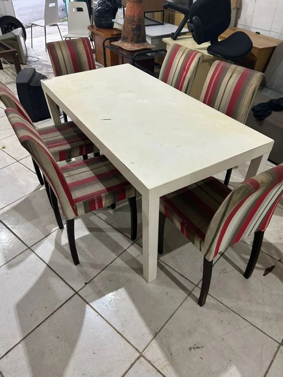 (Cód 002) Mesa de jantar com seis cadeiras  - Foto 3