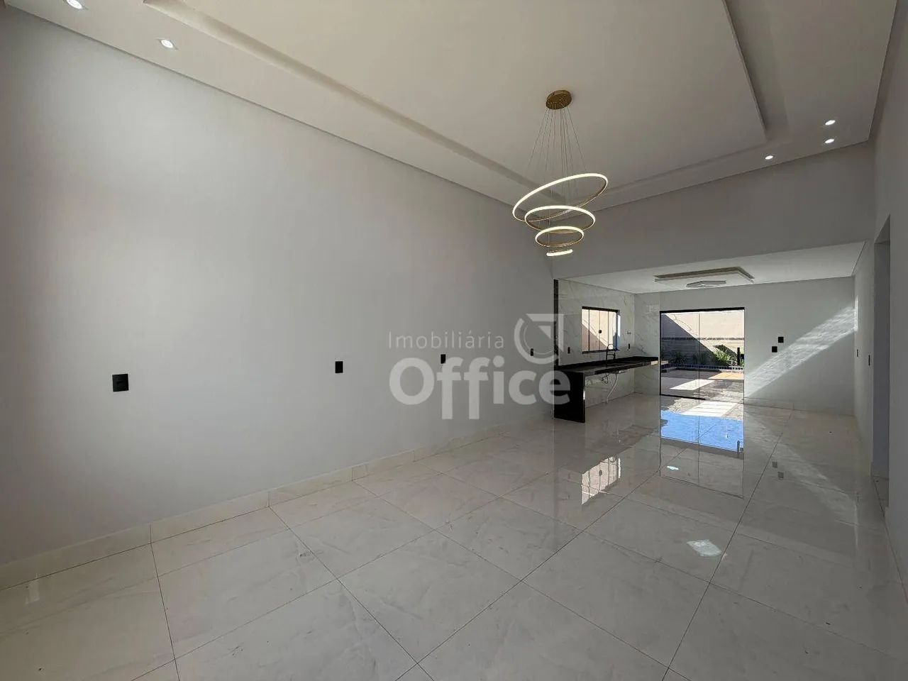 CASA COM 3 SUÍTES - LIRIOS DO CAMPO - PISCINA E QUINTAL AMPLO - Foto 3