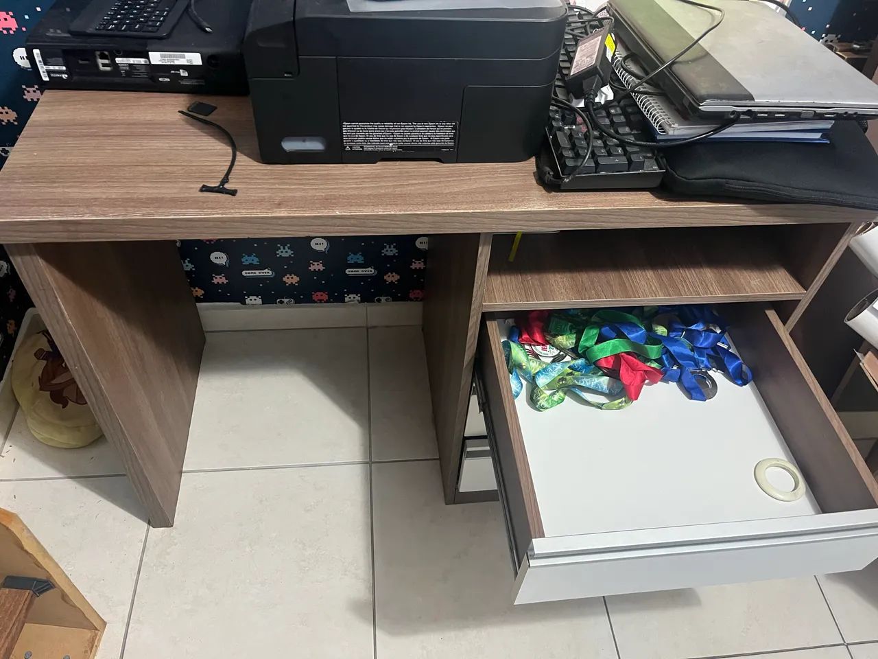 Mesa de estudos - Foto 3