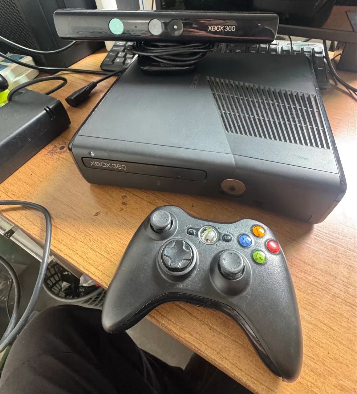 XBOX 360 SLIM FUNCIONANDO PERFEITAMENTE (FAÇO ENVIO)