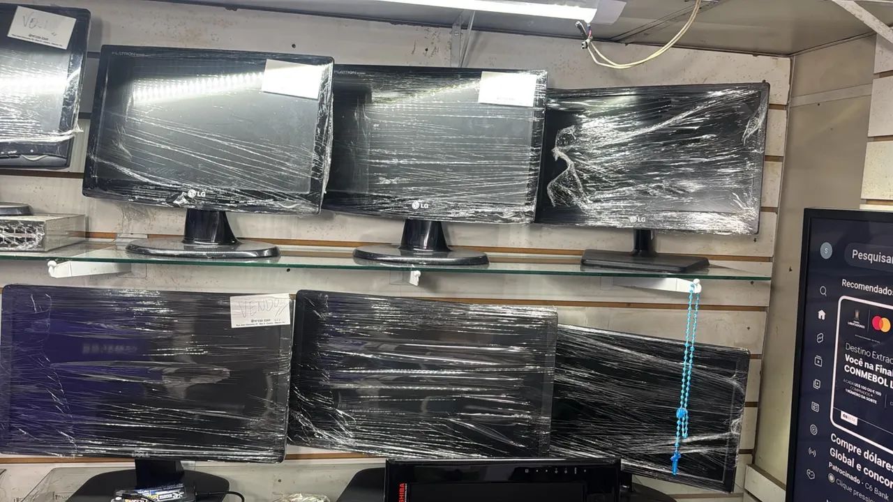 Monitores de 15 sem o pé 