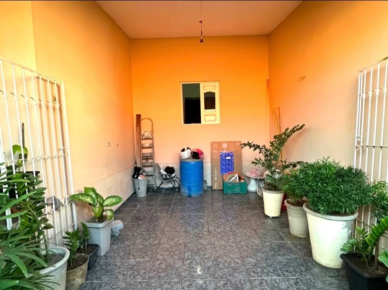 Vende-se casa na Guanabara > 
